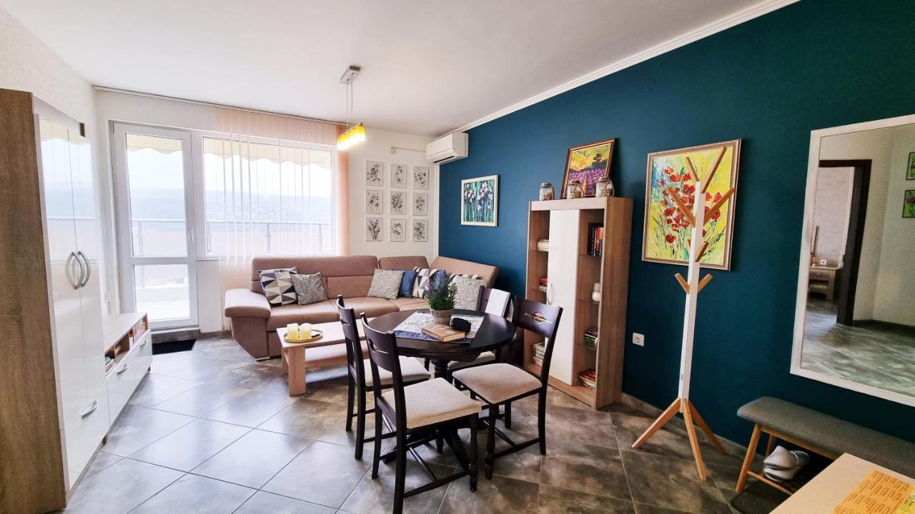 The View Veliko Tarnovo Apartment Bagian luar foto