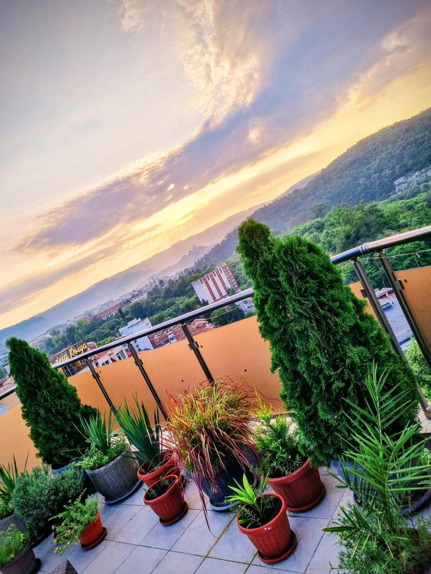 The View Veliko Tarnovo Apartment Bagian luar foto